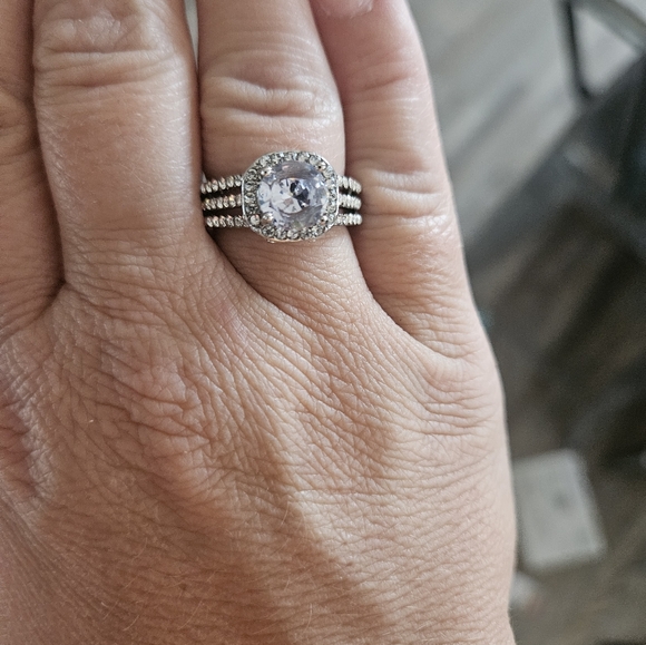 Ring - Picture 5 of 5